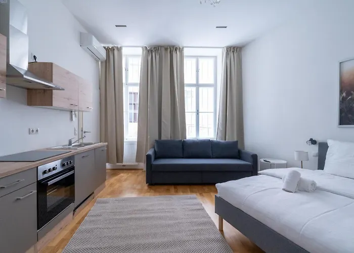 Stylish With Air Con & Free Parking *